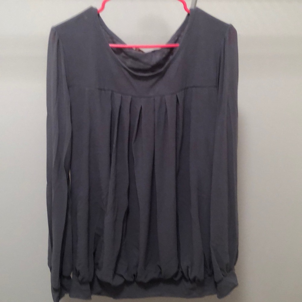 Meshy gray long sleeve pleated work blouse NWT